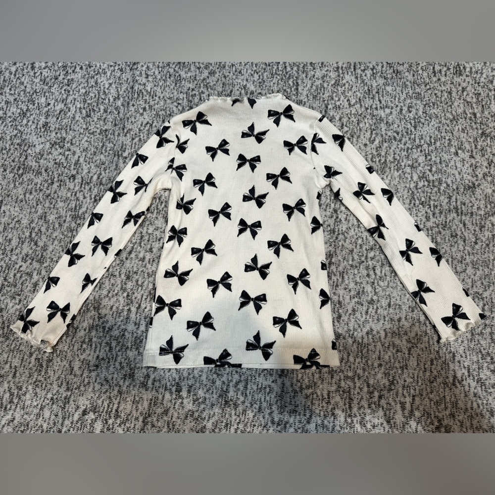 Carters Girls 3T long sleeve top. Ivory with black bows. EUC.